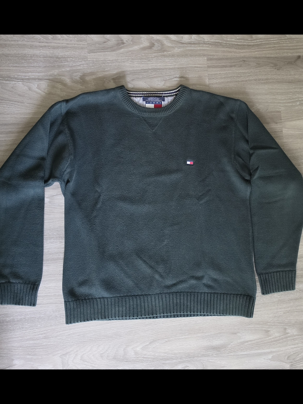 Tommy Hilfiger Men's Forest Green Crewneck Sweater with Flag Logo
